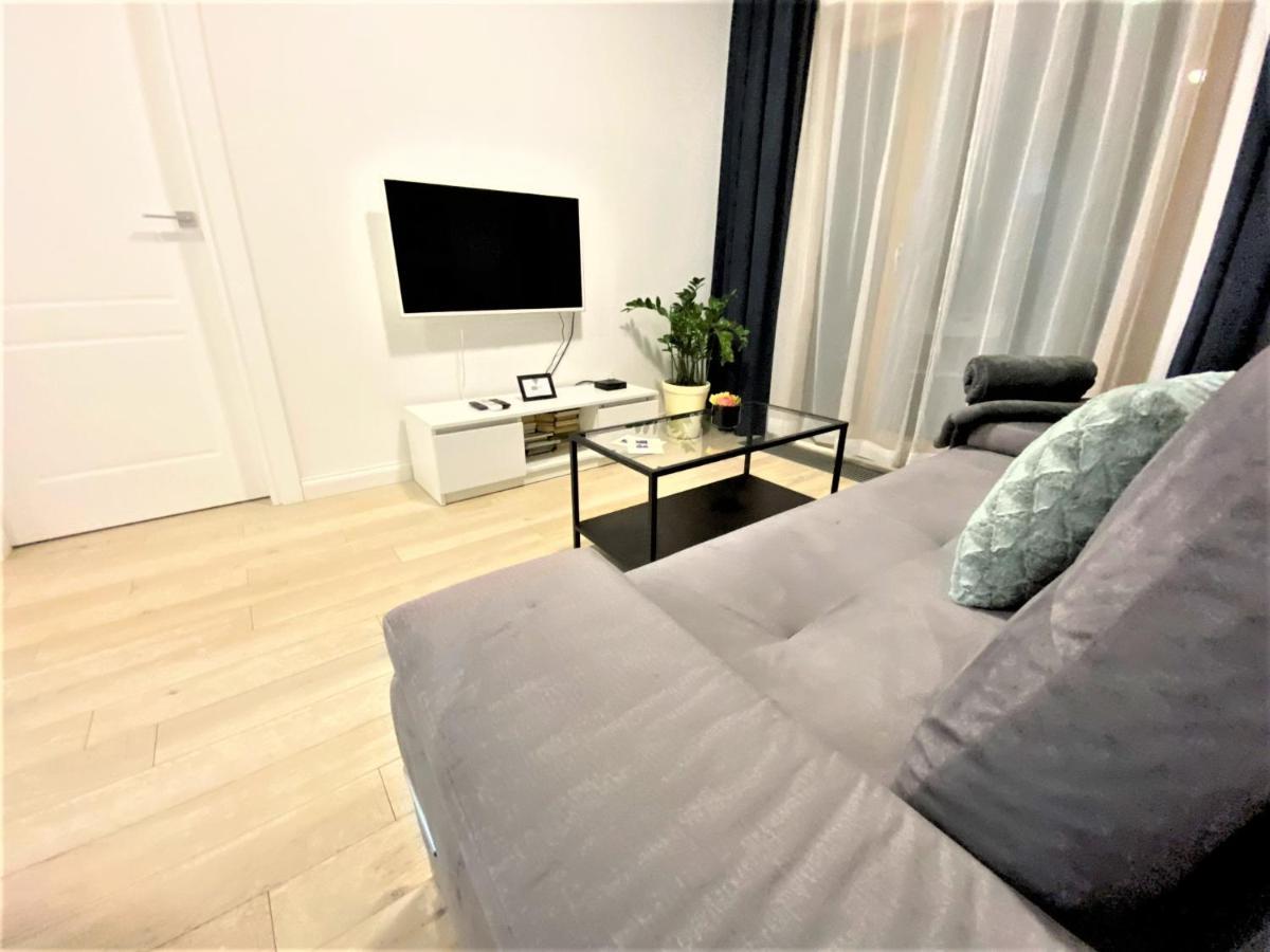 Exclusive 2Br! Apartment In Center +Netflix +Gym Warszawa Exteriör bild