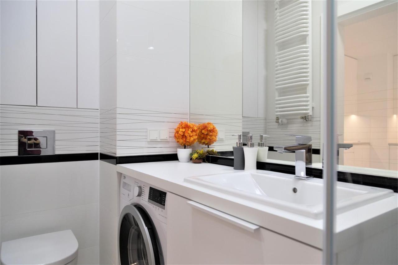 Exclusive 2Br! Apartment In Center +Netflix +Gym Warszawa Exteriör bild