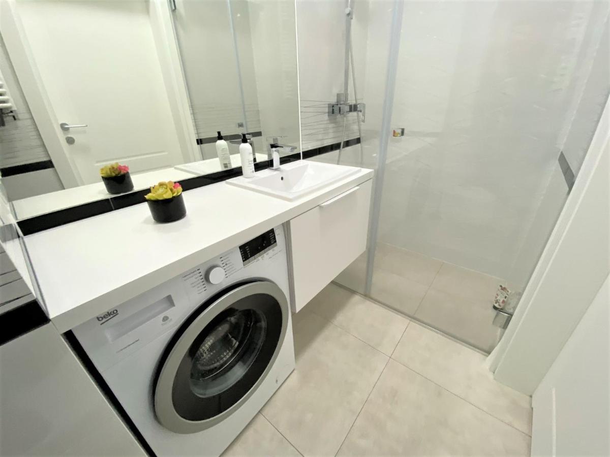 Exclusive 2Br! Apartment In Center +Netflix +Gym Warszawa Exteriör bild