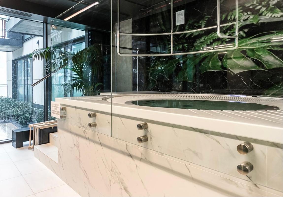 Exclusive 2Br! Apartment In Center +Netflix +Gym Warszawa Exteriör bild